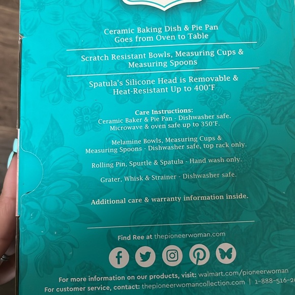 The Pioneer Woman - Picture 2 of 3